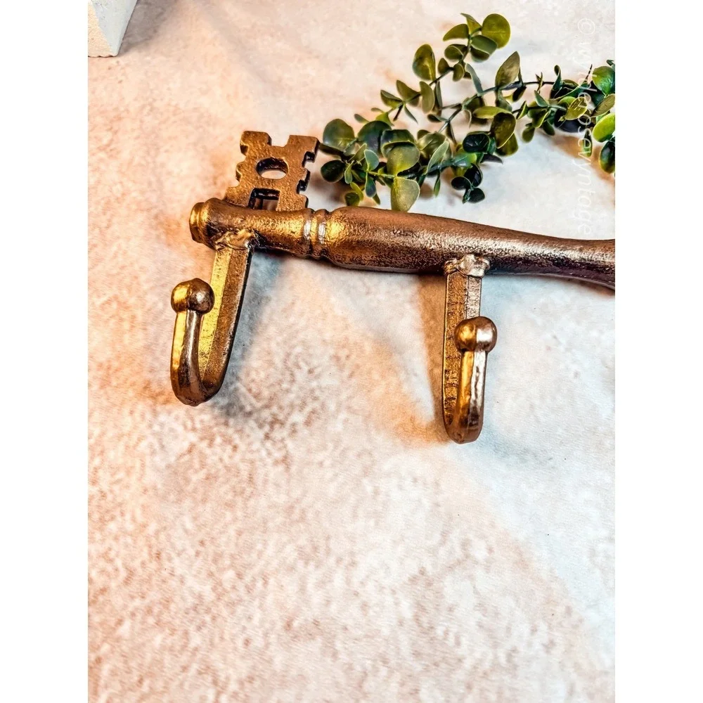 Ornate Skeleton Key Wall Hanging Coat Rack